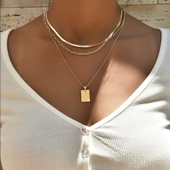 Layered Chain Necklace - Picture 3 of 3